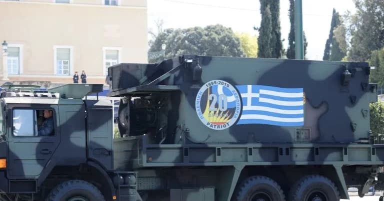 Η μεταφορά 417 μεταναστών από την Κρήτη σε Σάμο και Λέσβο