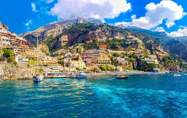 Το Positano: Το πιο φωτογενές χωριό της Ακτής Αμάλφι