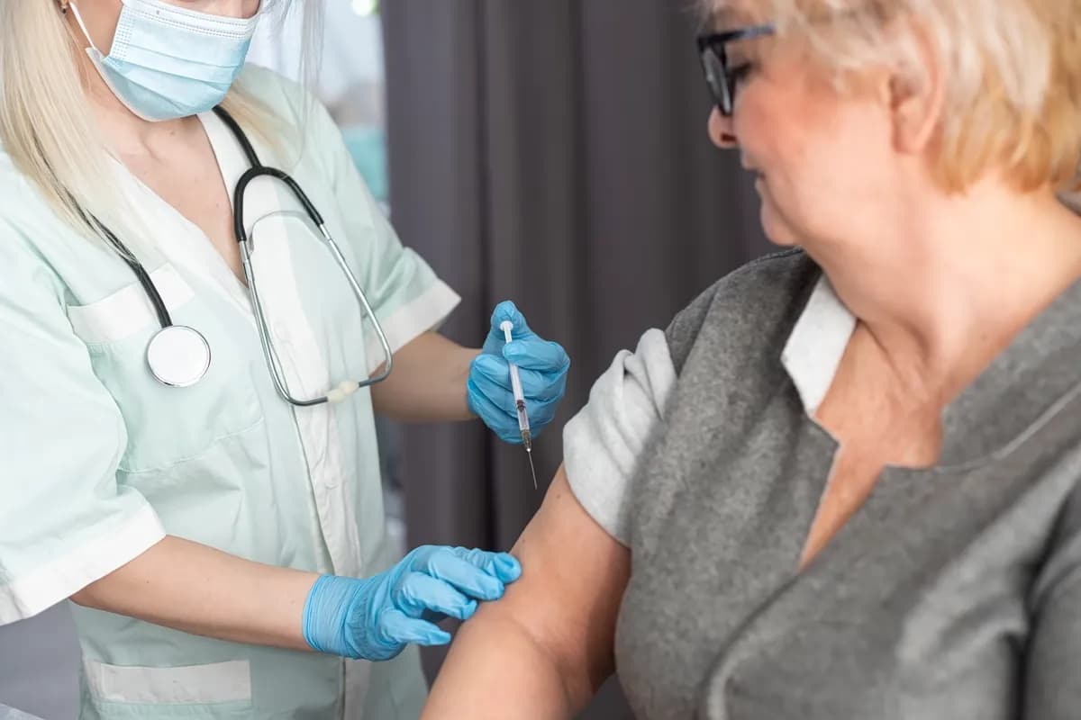 Η BioNTech τερματίζει δοκιμές αντικαρκινικού εμβολίου mRNA