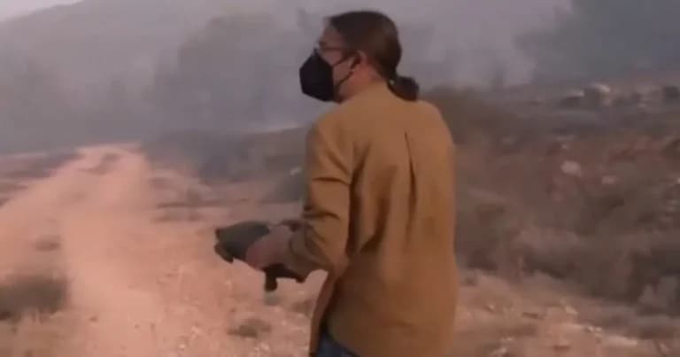 Μεγάλη φωτιά στον Κουβαρά   Εκκενώθηκε ο Άγιος Στυλιανός