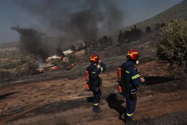 Ο Τουρνάς στο μέτωπο της πυρκαγιάς στον Κουβαρά Αττικής