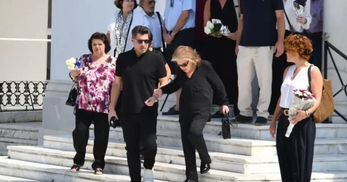 Ο Λάμπρος Κωνσταντάρας στο μνημόσυνο του πατέρα του