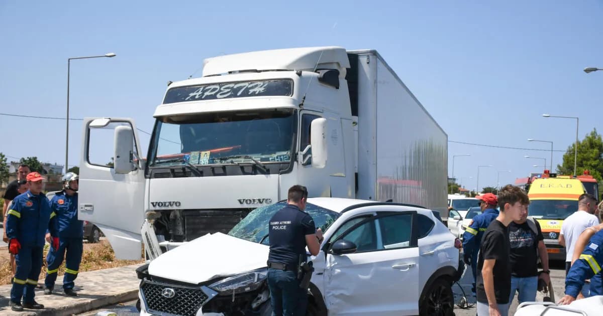 Καραμπόλα με νταλίκα στη σήραγγα Ακτίου: 8 τραυματίες