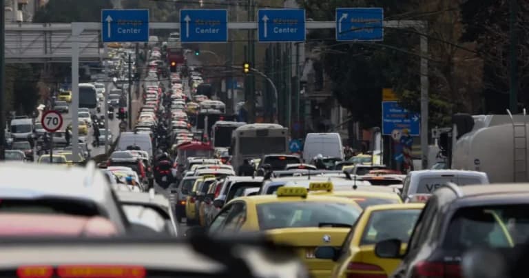 Η ΑΑΔΕ βάζει Τεχνητή Νοημοσύνη στα ανασφάλιστα οχήματα