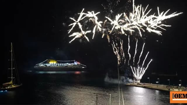 Ο καπετάνιος του Blue Star Μύκονος τίμησε τη Μεγαλόχαρη Τήνου