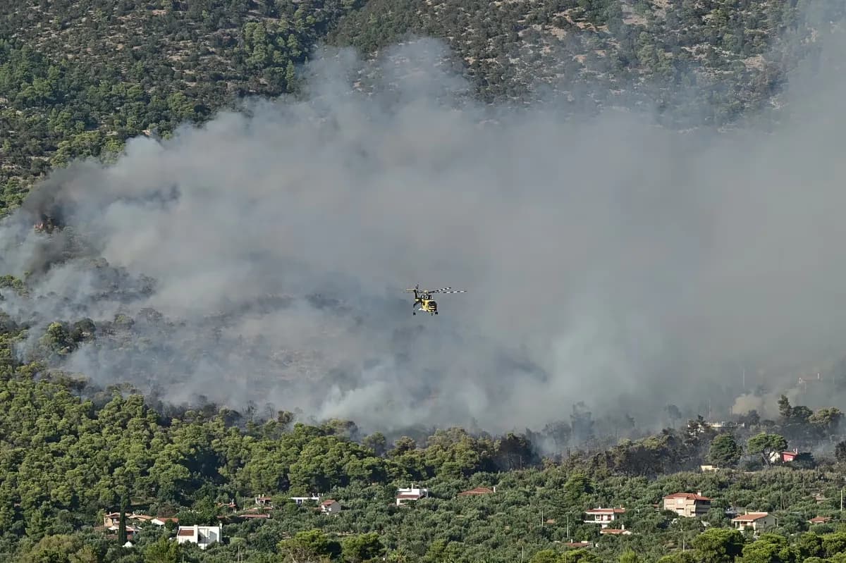Ο Δήμος Αθηναίων κλείνει τον λόφο Φινοπούλου