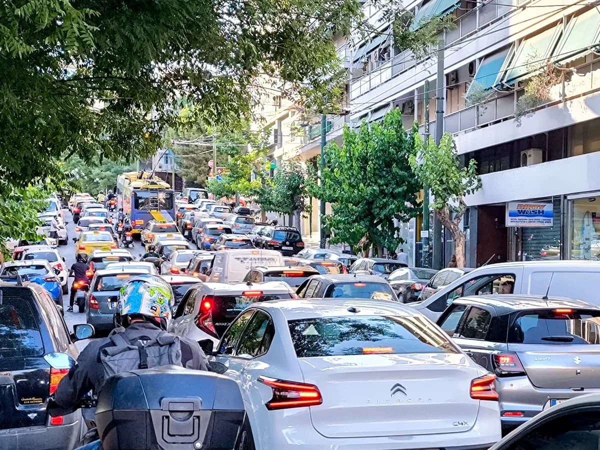 Η αλλαγή στις ώρες έναρξης σχολείων μειώνει το μποτιλιάρισμα