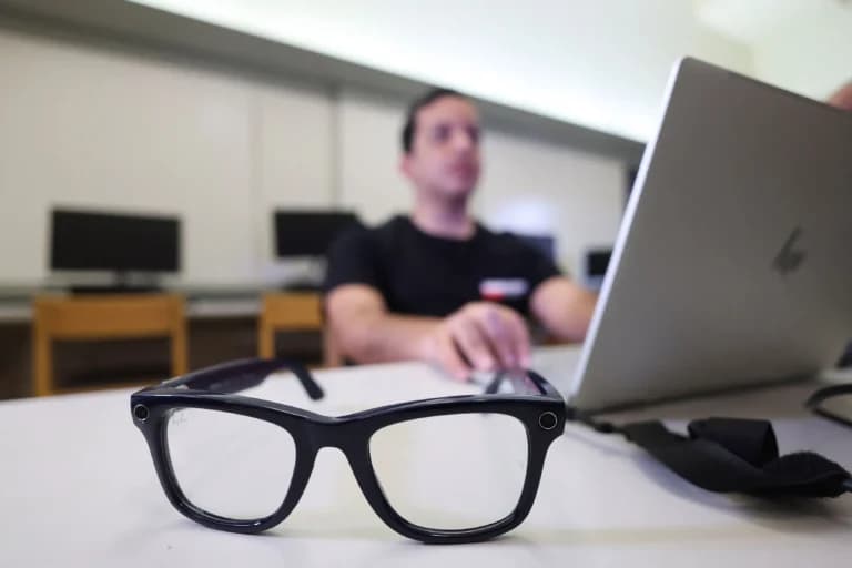 Τα «έξυπνα γυαλιά»: Νέα απειλή για την ιδιωτικότητα γυναικών