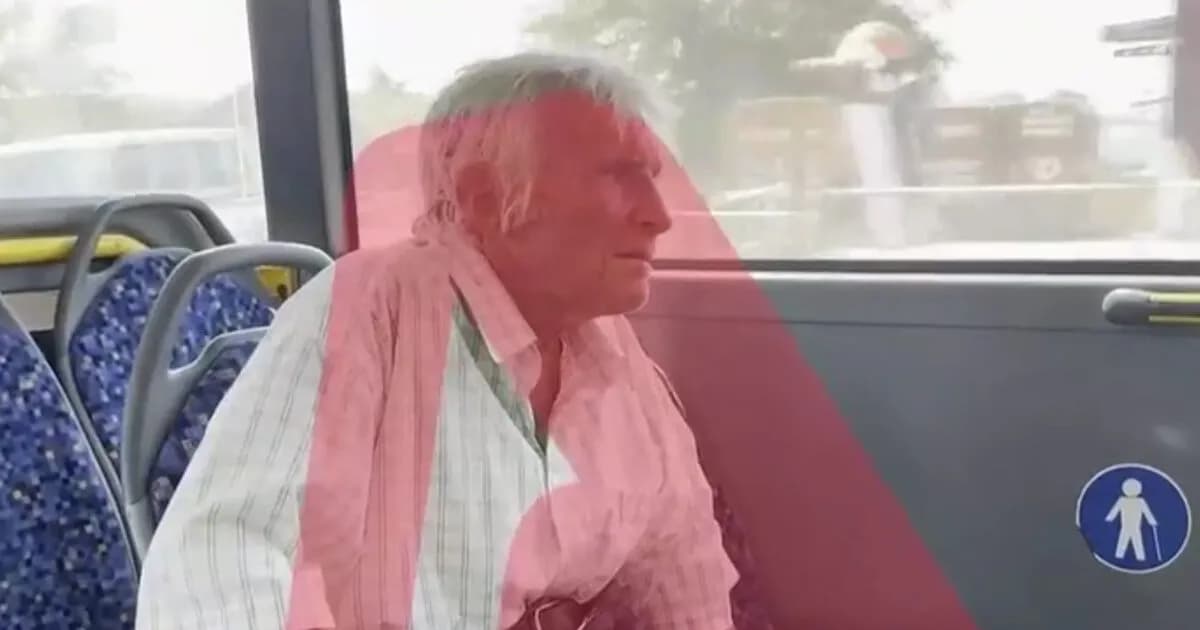 Ο οδηγός λεωφορείου βρίζει και απειλεί ηλικιωμένο επιβάτη