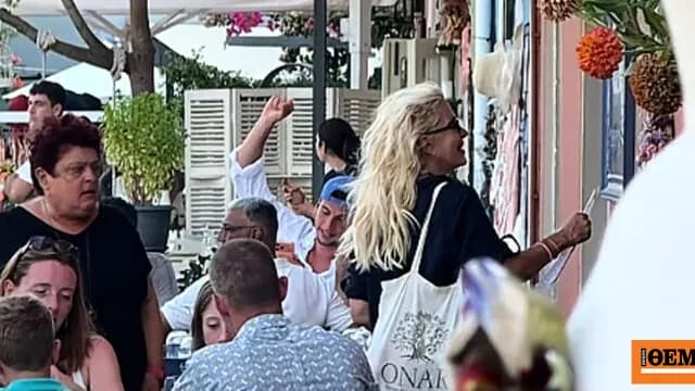 Η Ελένη Μενεγάκη στο Φισκάρδο για φαγητό με τον Παντζόπουλο