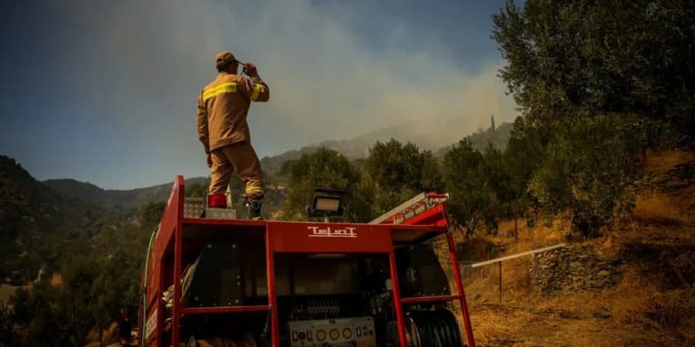 Φωτιά στην Ερμακιά Κοζάνης: Επιχειρούν 22 πυροσβέστες