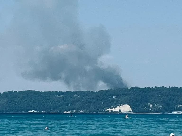 Μεγάλη φωτιά στη Σίβηρη Χαλκιδικής: Μήνυμα 112 για εκκένωση