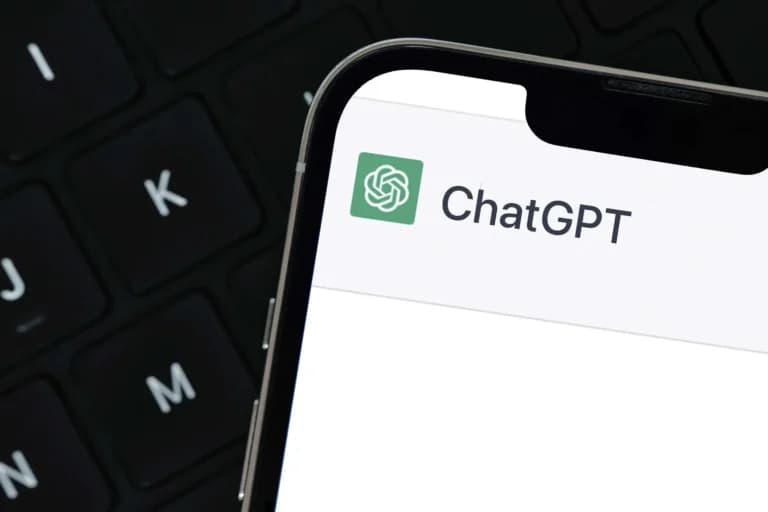 Η OpenAI λανσάρει το ChatGPT for Teens για τους εφήβους