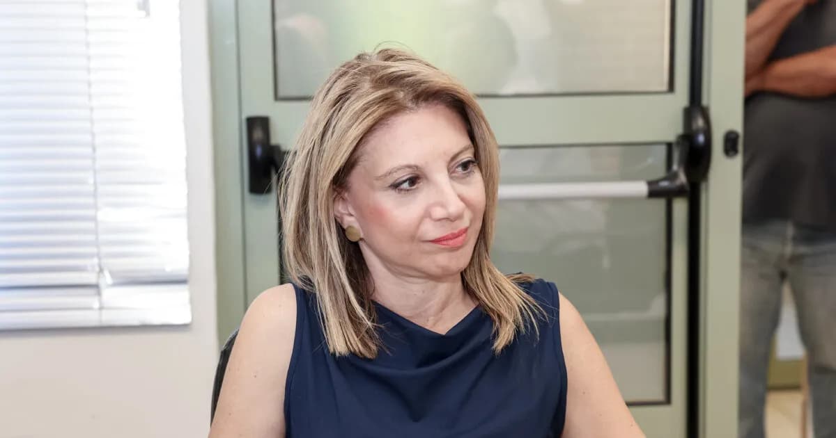 Η Καρυστιανού αντιμέτωπη με νέο κύμα αποχωρήσεων στελεχών