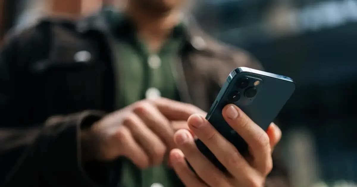 Η αγορά smartphones δέχεται σοβαρό πλήγμα από τα τσιπ μνήμης