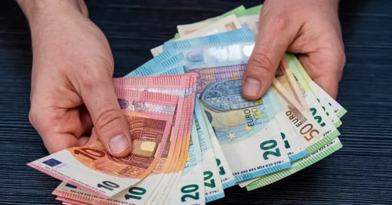 Οι συντάξεις Σεπτεμβρίου φτάνουν σε 4,3 εκατ. δικαιούχους