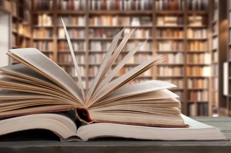 Τα ρωσικά πλήγματα κατέστρεψαν 12 εκατ. βιβλία στην Ουκρανία