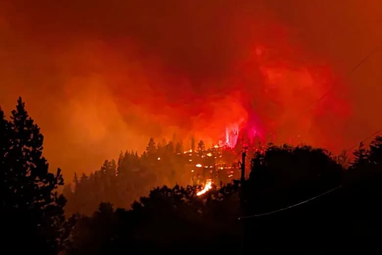 Ο Καναδάς φλέγεται: 20.000 εκκενώσεις από πυρκαγιές