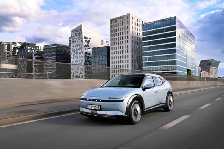 Η Hyundai παρουσιάζει το νέο IONIQ 3 με PLEOS Connect