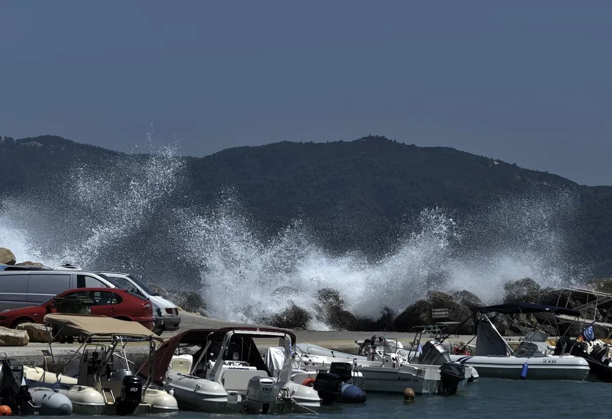 Η Αττική σε ακραίο κίνδυνο πυρκαγιάς λόγω ισχυρών ανέμων