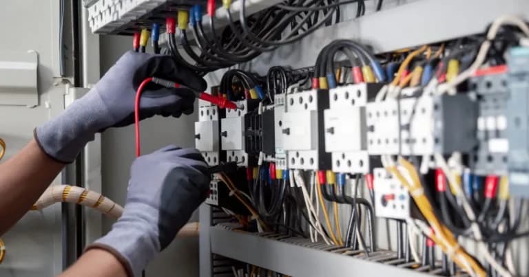 Η τραγωδία στην Κίμωλο: 17χρονος νεκρός από ηλεκτροπληξία