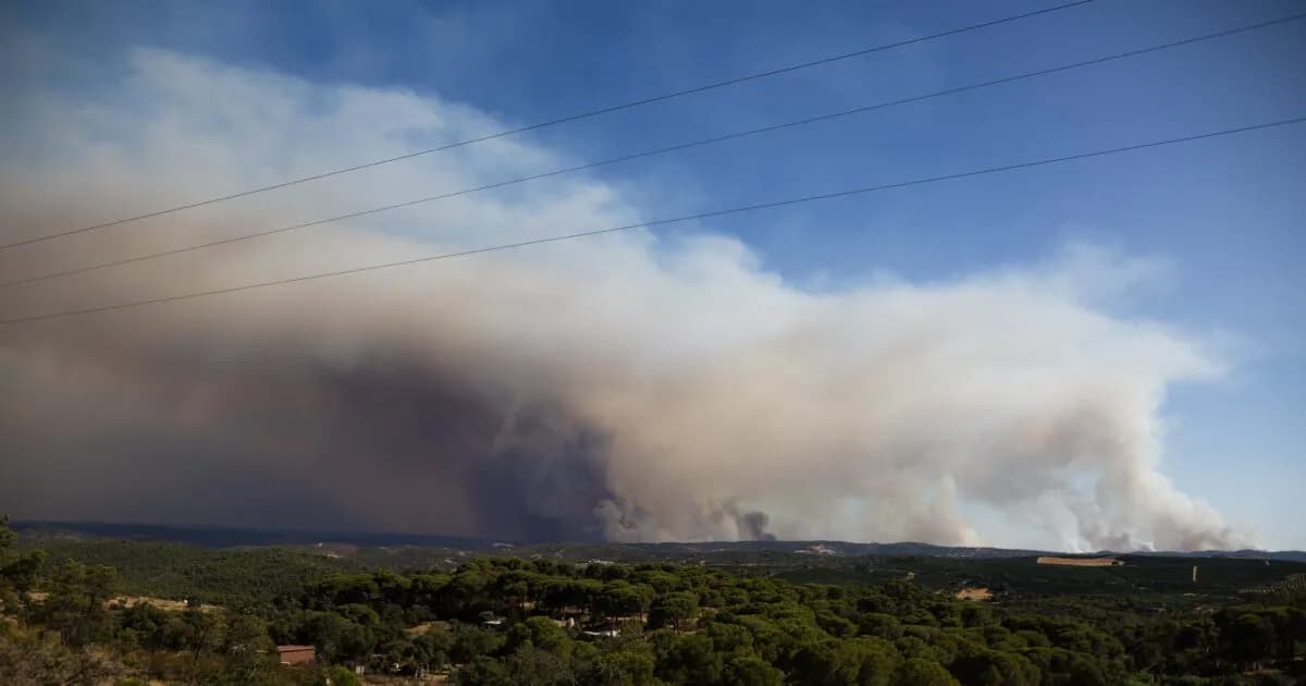 Η μεγάλη φωτιά στην Ανδαλουσία απειλεί 200.000 στρέμματα