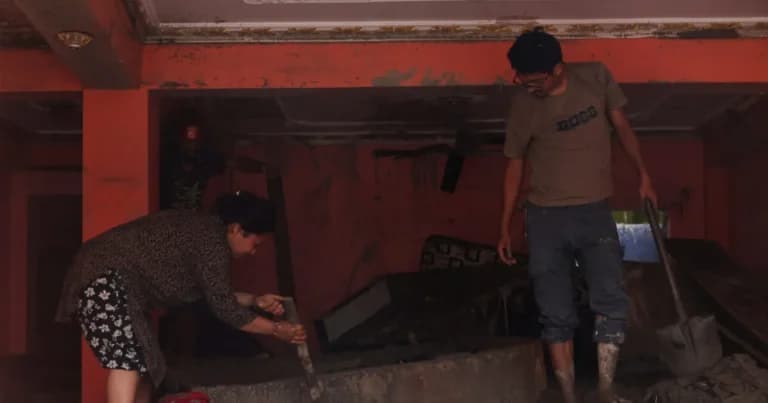 Οι πλημμύρες στο Νεπάλ άφησαν 579 νεκρούς και 1.924 αγνοούμενους