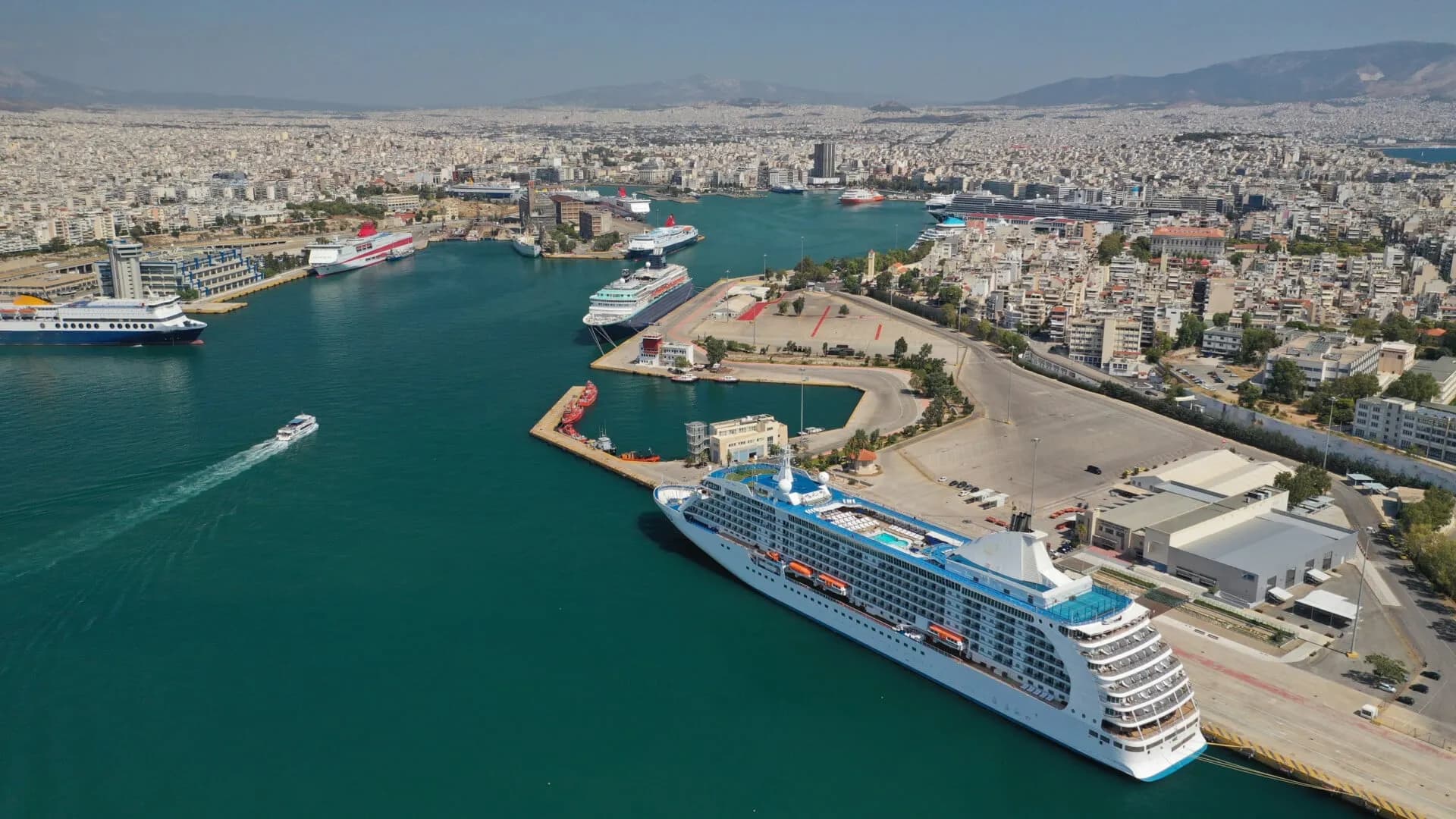 Ο Πειραιάς βλέπει έντονη πτώση στην κρουαζιέρα το 2026