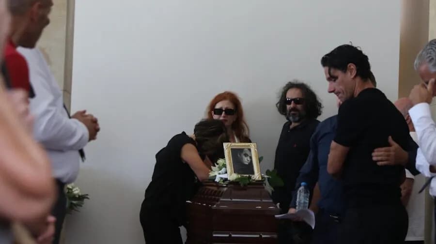 Πολιτική κηδεία για τον σπουδαίο ηθοποιό Νίκο Καλογερόπουλο