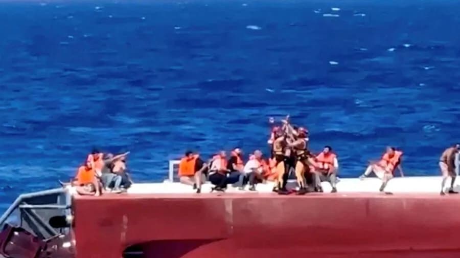 Κύπρος: Βυθίστηκε πλοίο ανοιχτά της Κερύνειας, 8 νεκροί