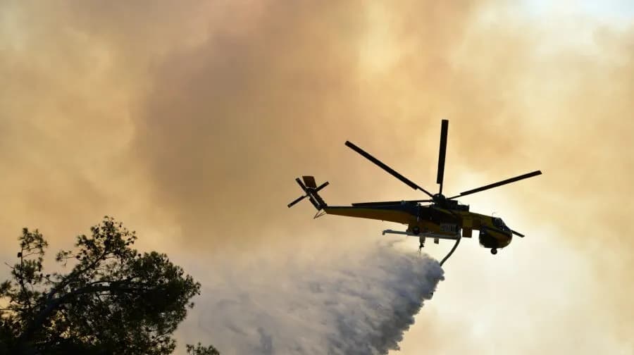 Φωτιά στα Λευκόγεια Δράμας: Επιχειρούν 28 πυροσβέστες
