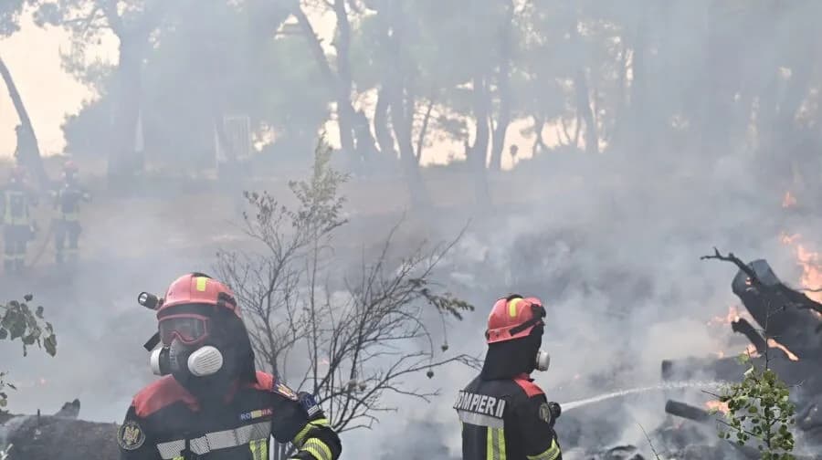 Η φωτιά Βοιωτίας-Αττικής: Δραματική διάσωση στη Λούμπα