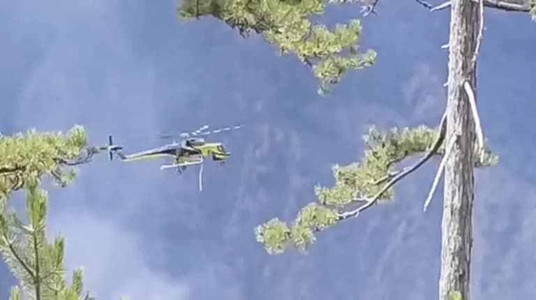 Φωτιά στα Γρεβενά: 40 πυροσβέστες μάχονται στο Μπαϊτάνι
