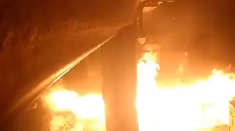 Εμπρησμός σε φαρμακείο στη Βλαχέρνα Αρκαδίας: βίντεο-ντοκουμέντο