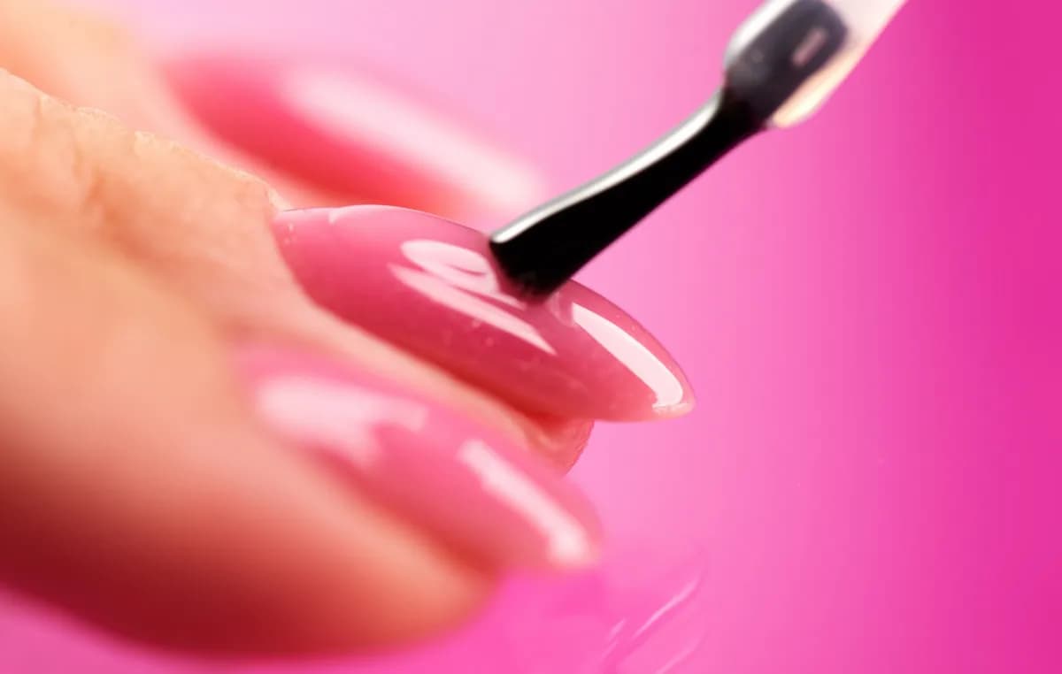 Τα Jelly Nails Είναι η Νέα Τάση Νυχιών του Καλοκαιριού