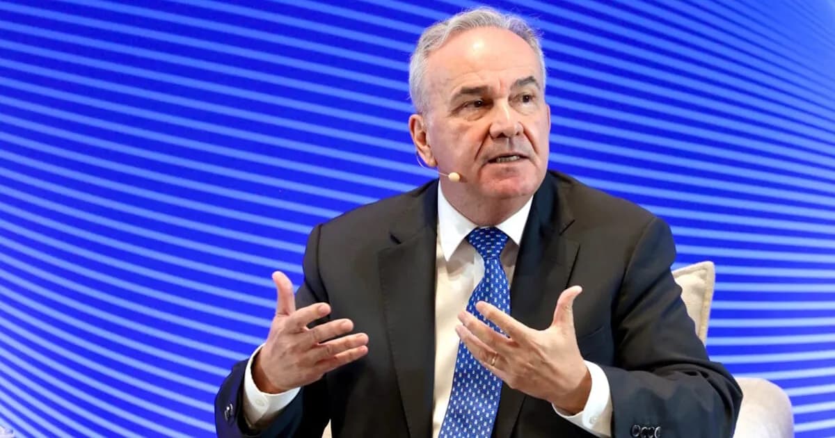 Ο Παπαθανάσης δίνει 30 εκατ. σε ρομποτική και νανοτεχνολογία