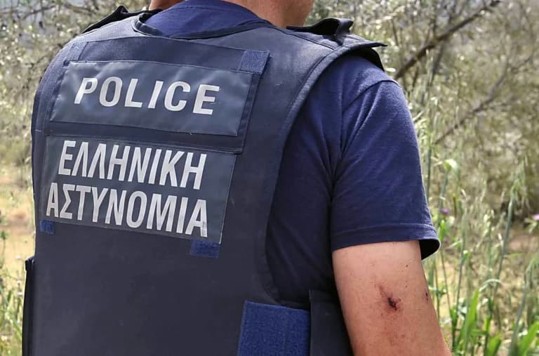 Νεκρός άνδρας εντοπίστηκε σε αυτοκίνητο στα Άνω Λιόσια