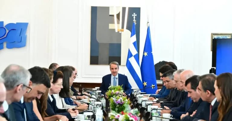 Το Υπουργικό Συμβούλιο συνεδριάζει τη Δευτέρα με εφτά θέματα
