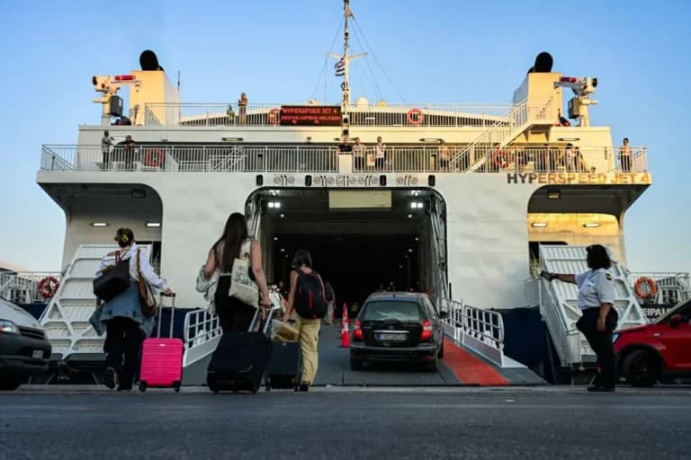 Η μεγάλη έξοδος του Αυγούστου κορυφώνεται στα λιμάνια