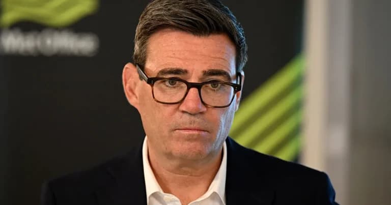 Ο Μπέρναμ θύμα απάτης από ψεύτικη προσωπάρχη Τραμπ