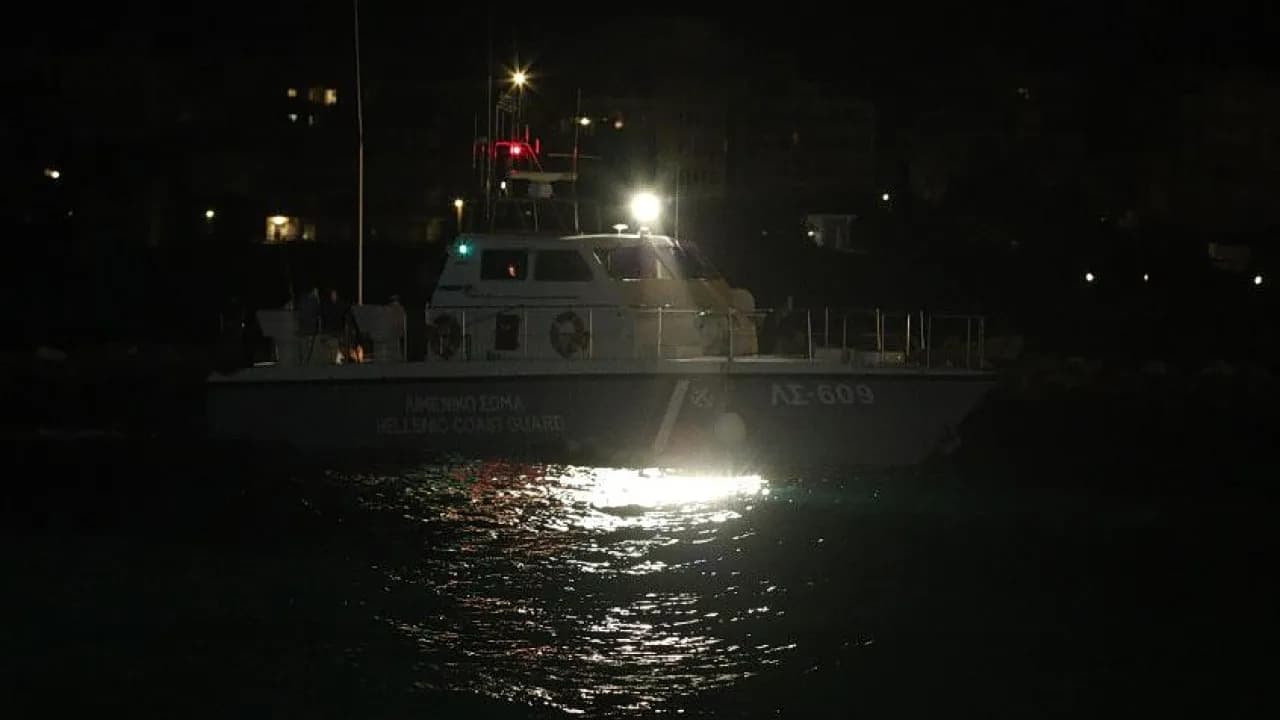 Το Λιμενικό διασώζει ακυβέρνητο ιστιοφόρο στη Σύμη