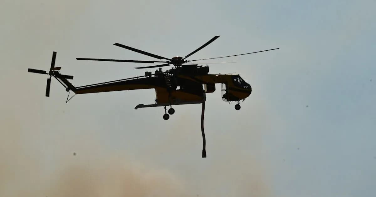 Σύγκρουση ελικοπτέρων στην Ψάθα κατά την κατάσβεση φωτιάς