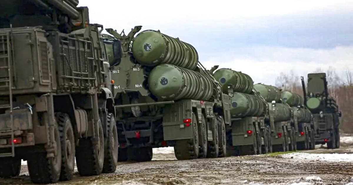 Ο Λαβρόφ ανοίγει πόρτα για μεταφορά των S-400