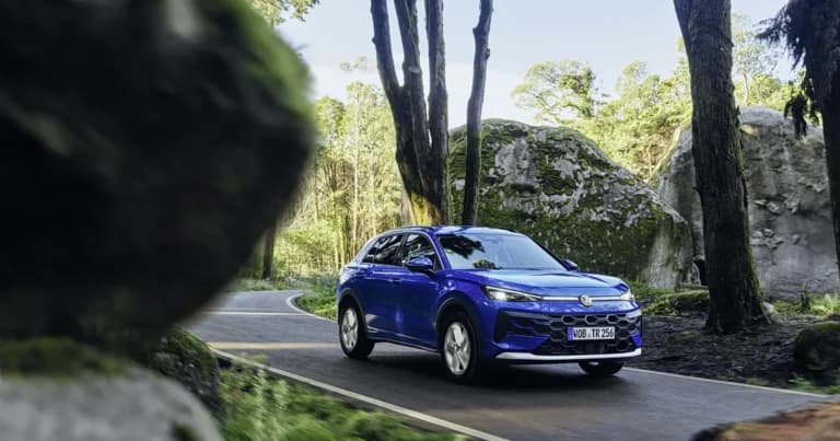 Η Volkswagen λανσάρει το νέο T-Roc δεύτερης γενιάς