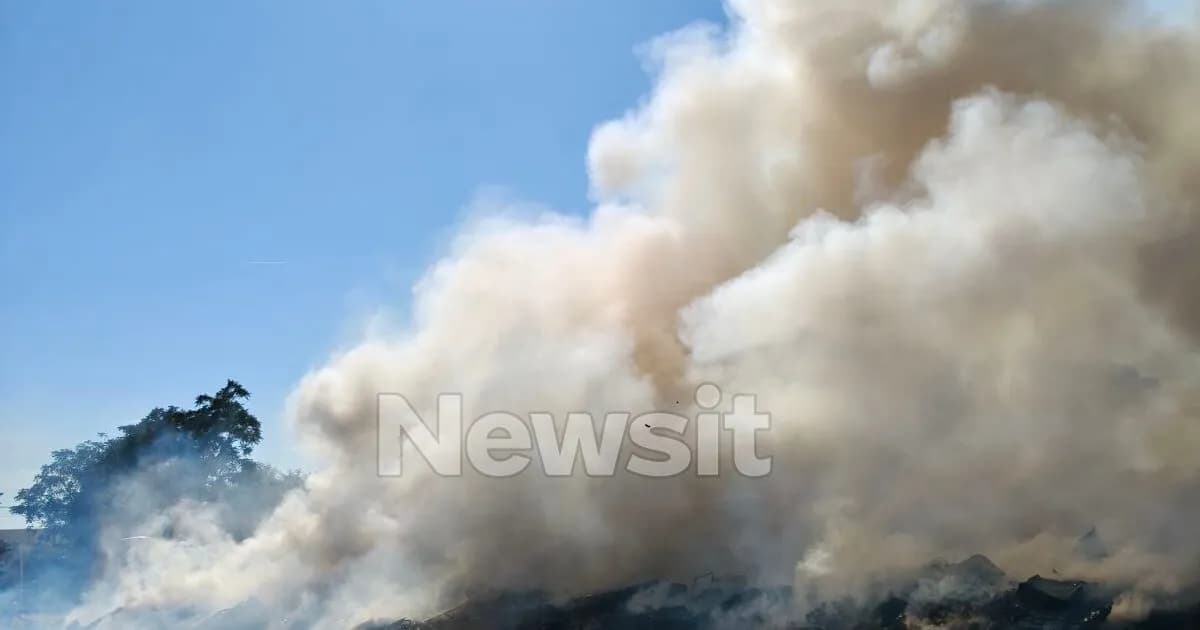 Φωτιά στον Ρέντη: Βελτιωμένη η εικόνα, συνεχίζεται η μάχη