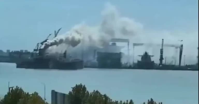 Η Κίνα θρηνεί 20 νεκρούς από φωτιά σε πλοίο στο Τσινγκντάο