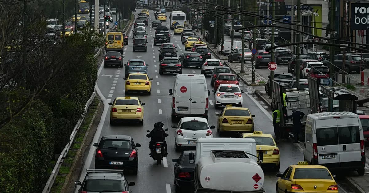 Μποτιλιάρισμα στην Αττική: Ουρές σε Κηφισό και Αττική Οδό