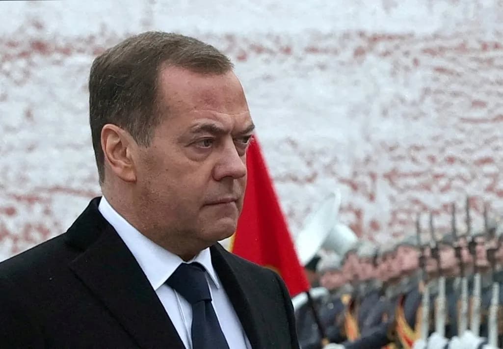Ο Μεντβέντεφ απειλεί τη Λιθουανία με πυρηνικά όπλα
