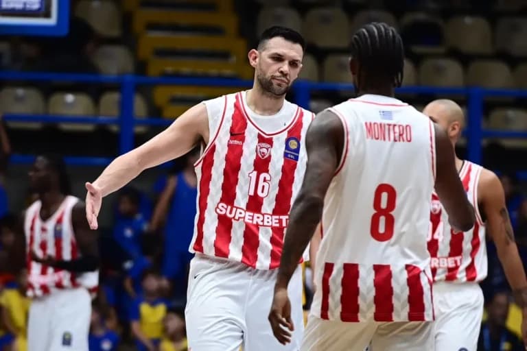 Ο Ολυμπιακός κοντράρεται με τον ΠΑΟΚ στον τελικό του Super Cup