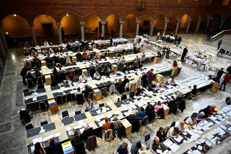 Η κεντροαριστερά κερδίζει οριακά τις εκλογές στη Σουηδία